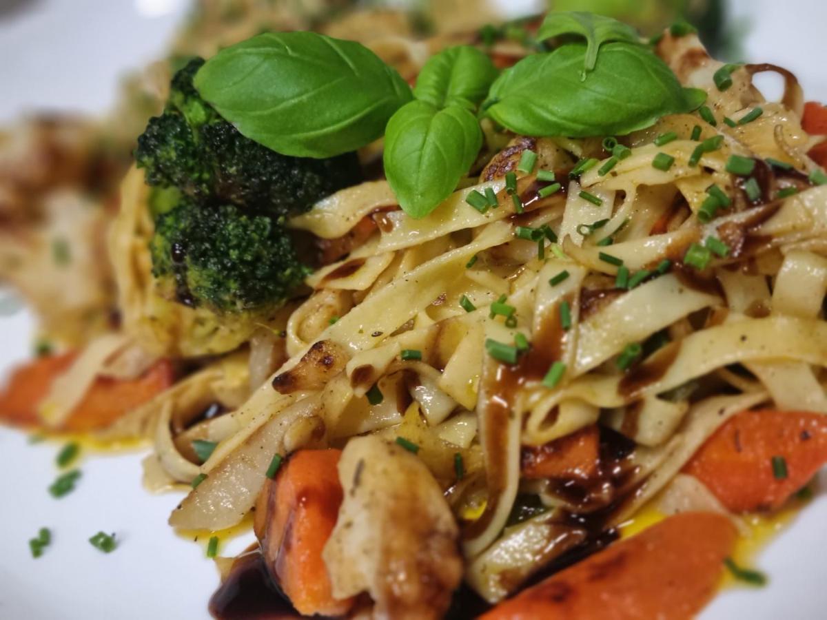Bauer'S Pension-Restaurant-Catering Grosshabersdorf エクステリア 写真