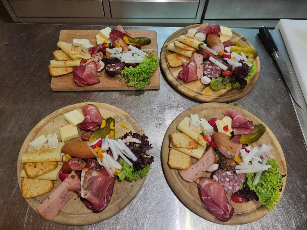 Bauer'S Pension-Restaurant-Catering Grosshabersdorf エクステリア 写真